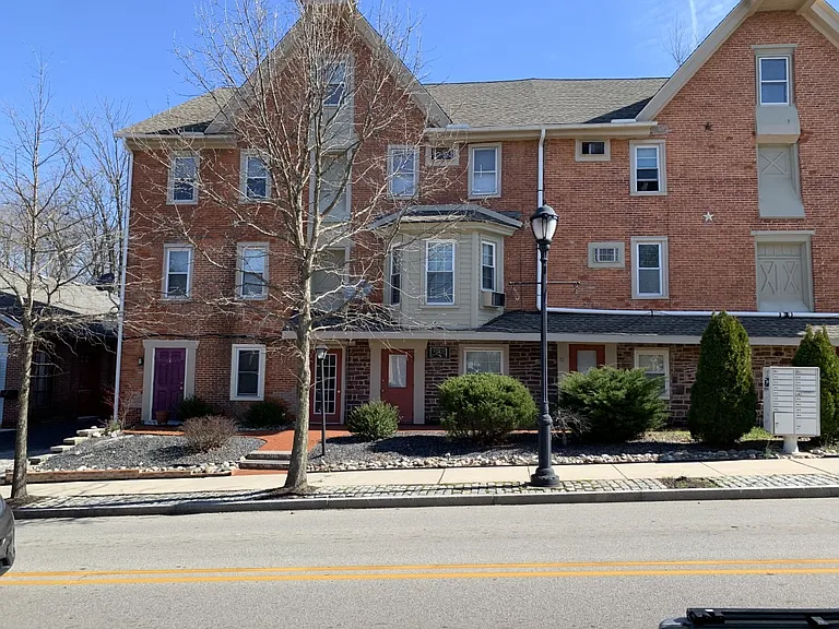 31 N Main St #9 — Photo 1