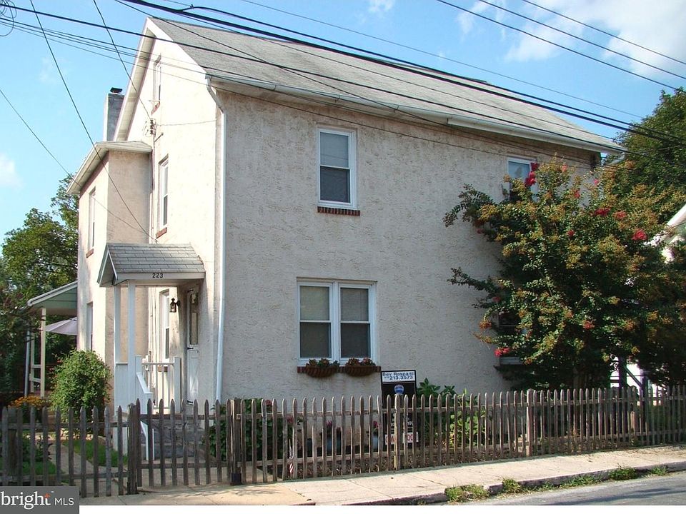 1st image of 223 Mary St