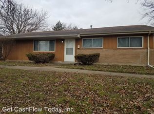 17246 Community St, Lansing, IL 60438