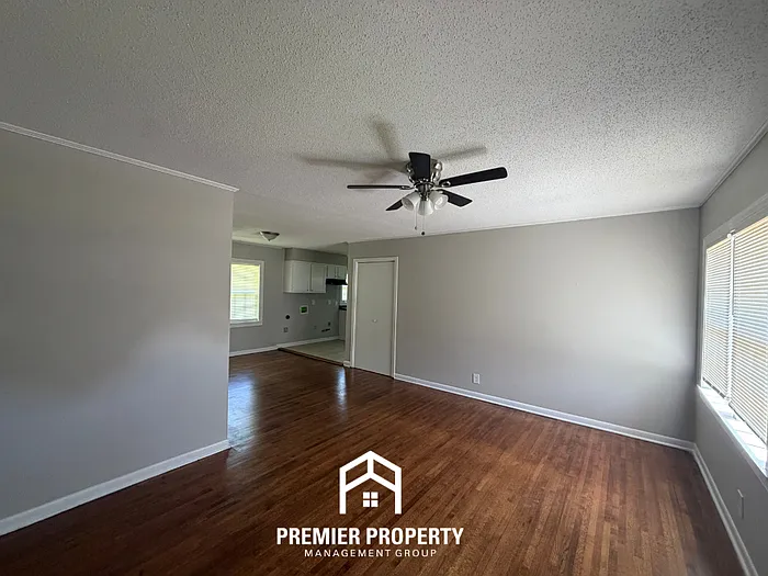 1629 Raymore Rd — Photo 3
