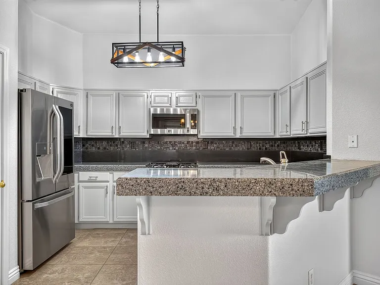 630 Beresford Ave — Photo 13