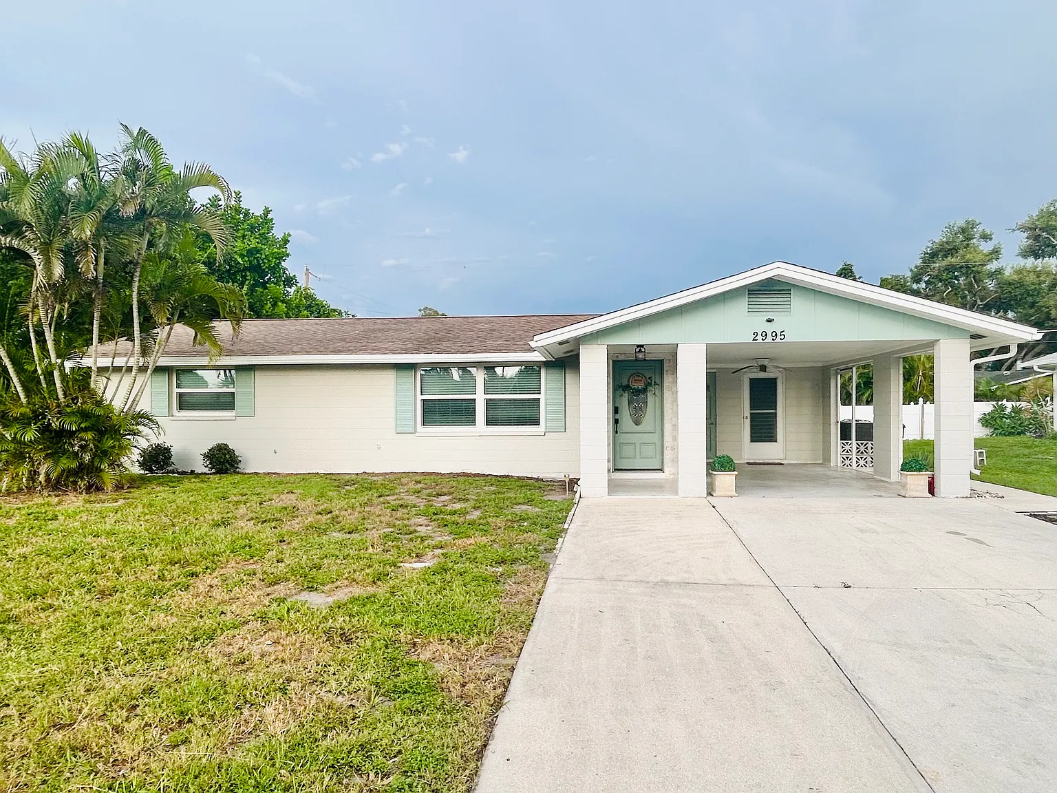 2 bed, 1.5 bath, 1055 sqft, $2,000 — Photo 1