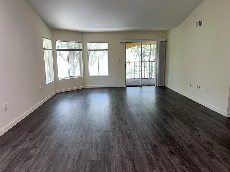 2350 NW 33rd St #807 — Photo 5