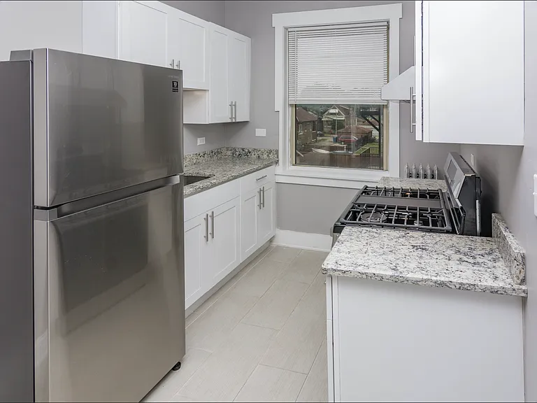 6901 S Prairie Ave — Photo 4