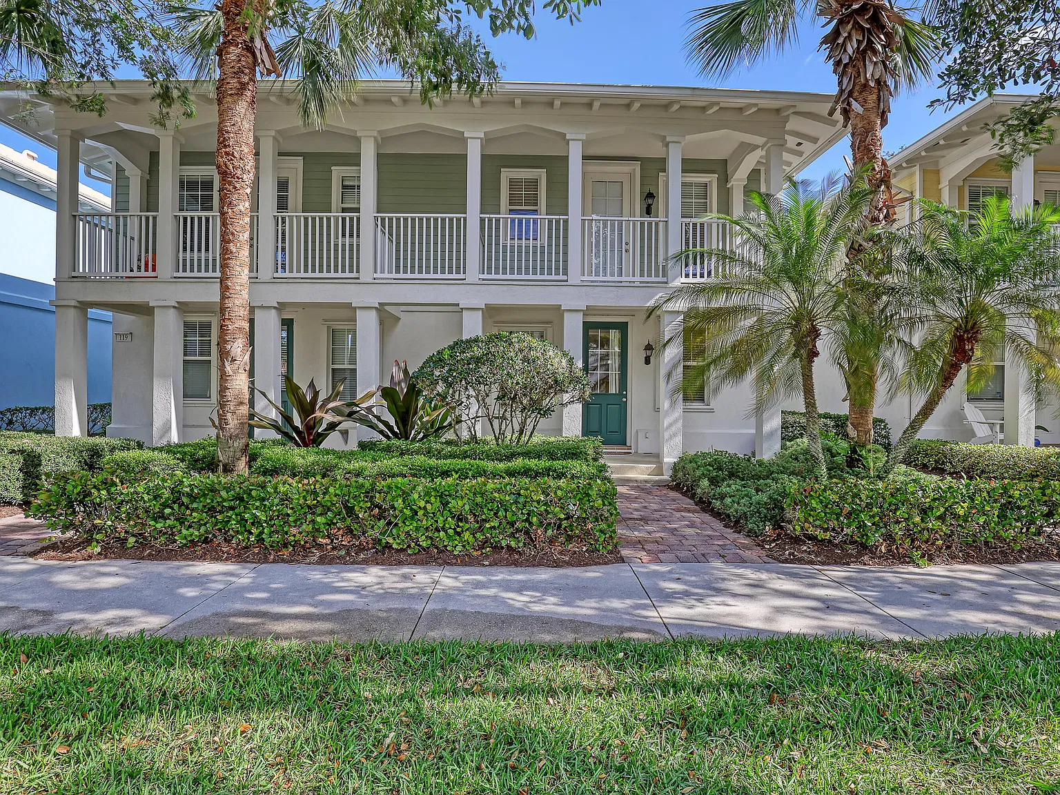 3 bed, 3.0 bath, 1890 sqft, $4,400 — Photo 1