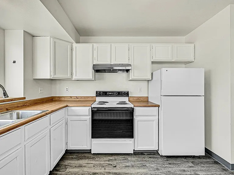 1051 Mazatlan Cir #D — Photo 11