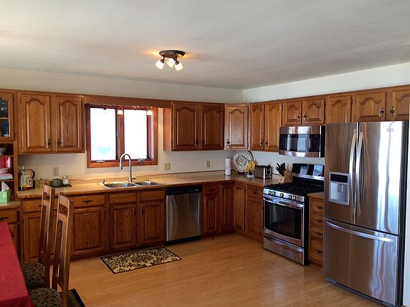 Kitchen w/ stainless 
