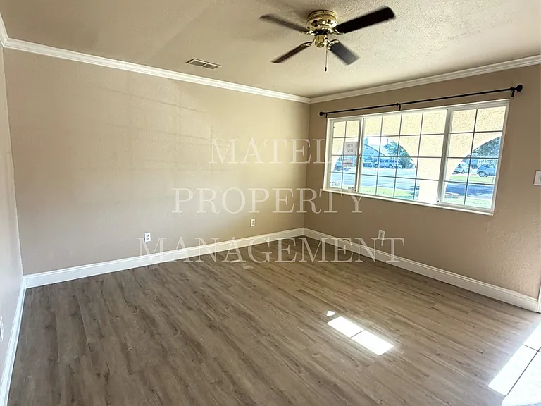 227 Becky Way — Photo 3
