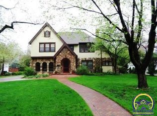 3214 SW 17th St, Topeka, KS 66604