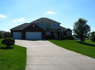 2493 Westwind Ln, Cedar Rapids, IA 52411