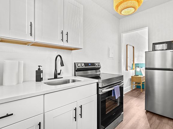 4th image of 805 4th Ave N APT 2
