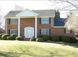 1010 Greenhurst Rd, Winston Salem, NC 27104