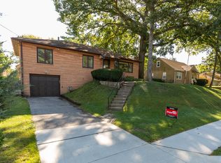 1630 32nd St, Moline, IL 61265