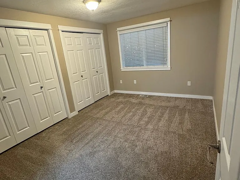 735 Trinity St NE — Photo 20