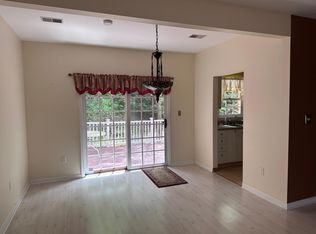 2445 Old Greentree Rd, Carnegie, PA 15106