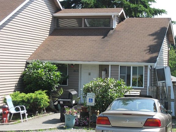 4th image of 11920 22nd St NE