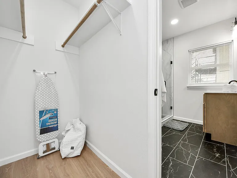 2811 Winbern St — Photo 40