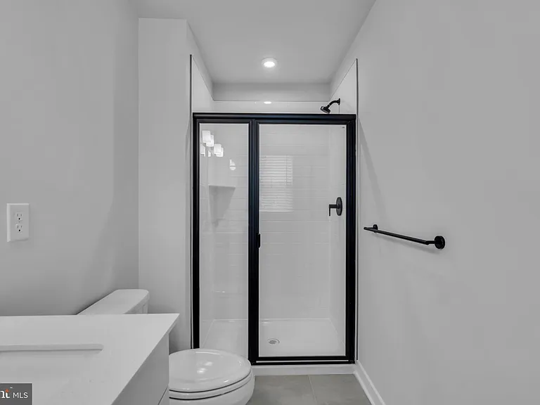 9 Foxwood Dr — Photo 23