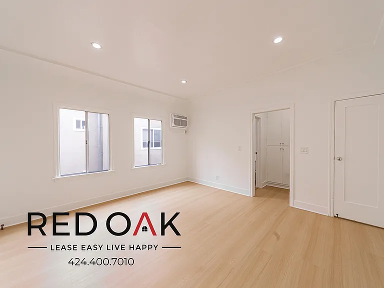 4811 Melrose Ave #205 — Photo 3