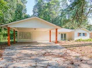 3910 Wildwood Lake Dr SW, Atlanta, GA 30331