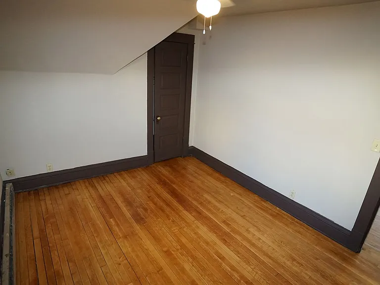 345-347 W Doty St — Photo 7