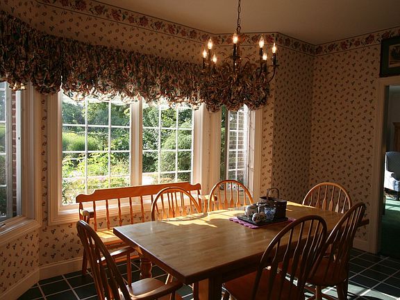 Kitchen Eati-In Nook