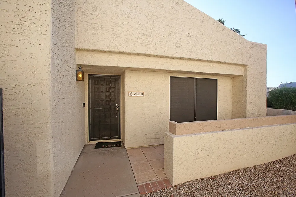 2 Bed + 1 Bath Condo in North Phoenix — Photo 1