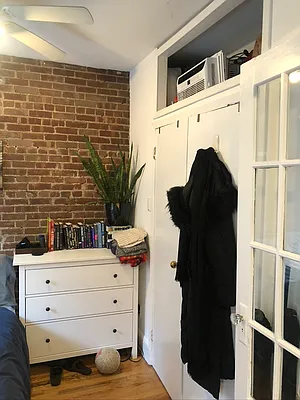 Rented by LJ Sloane Management | media 45