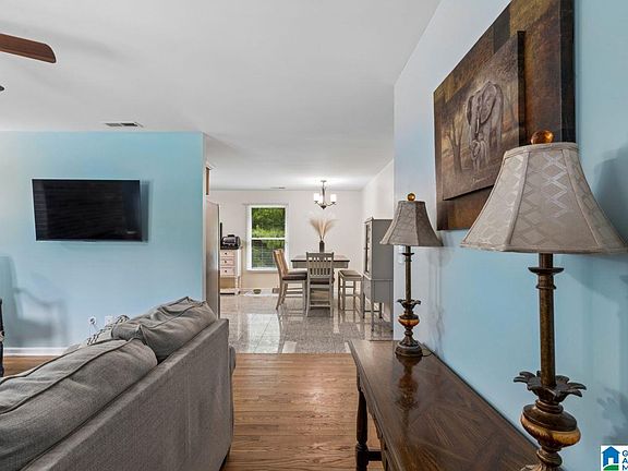 2nd image of 1111 Poplar Cir