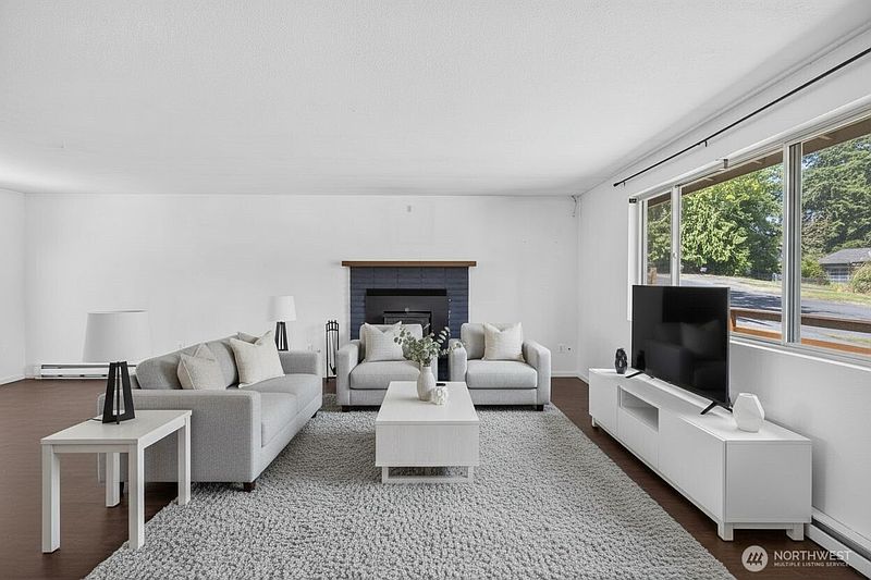 3rd image of 1113 SW 2nd Avenue