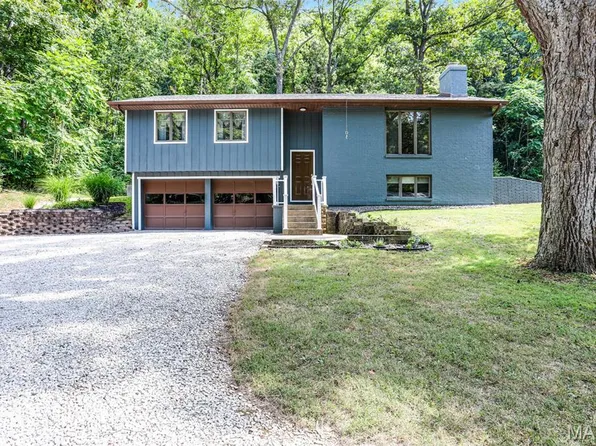 401 N Springfield St, Grafton, IL 62037
