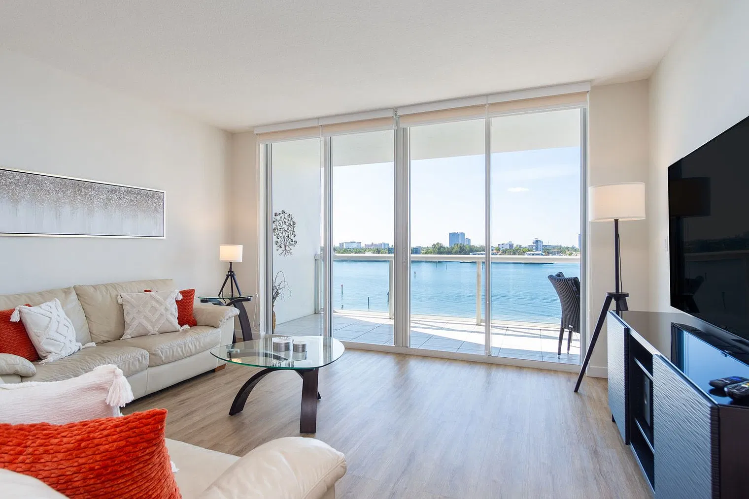2 bed, 2.0 bath, 1302 sqft, $7,138 — Photo 1
