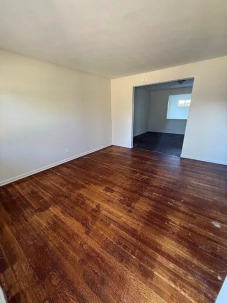3 bed, 1.5 bath, 1268 sqft, $895 — Photo 3
