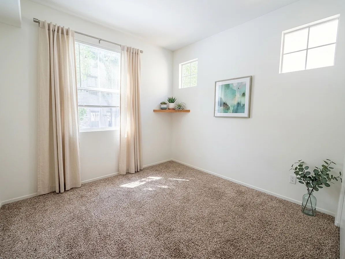 3 bed, 1315 sqft, $3,095 — Photo 3