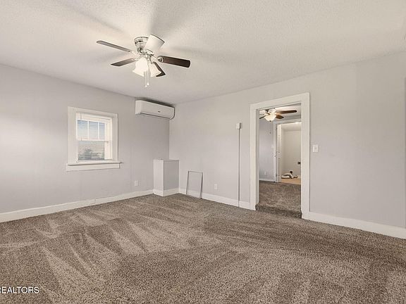 4th image of 3518 Selma Ave