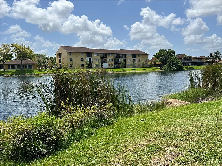 15665 SW 82nd Circle Ln #6-4 — Photo 32