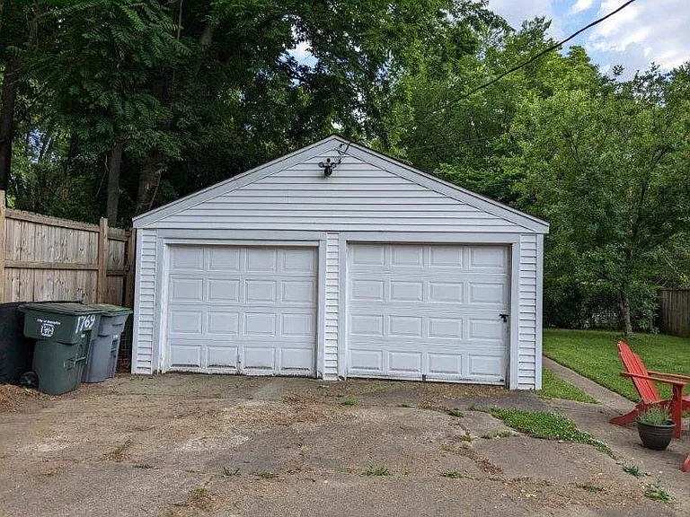 1769 Crump Ave — Photo 17