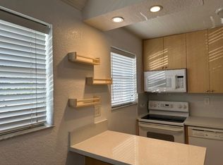 110 SE 2nd St APT 203, Hallandale, FL 33009