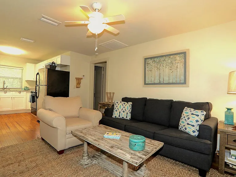 Open kitchen & living room floor plan