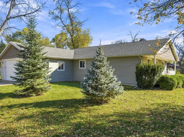 1020 E 2nd St, Webster, SD 57274
