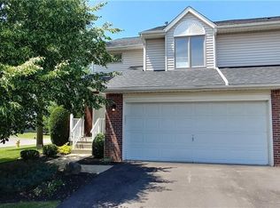 5482 Village Station Cir, Williamsville, NY