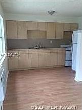 2nd image of 909 N F St APT 2