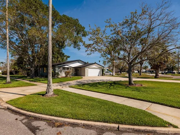 5500 Bayou Grande Blvd NE, Saint Petersburg, FL 33703