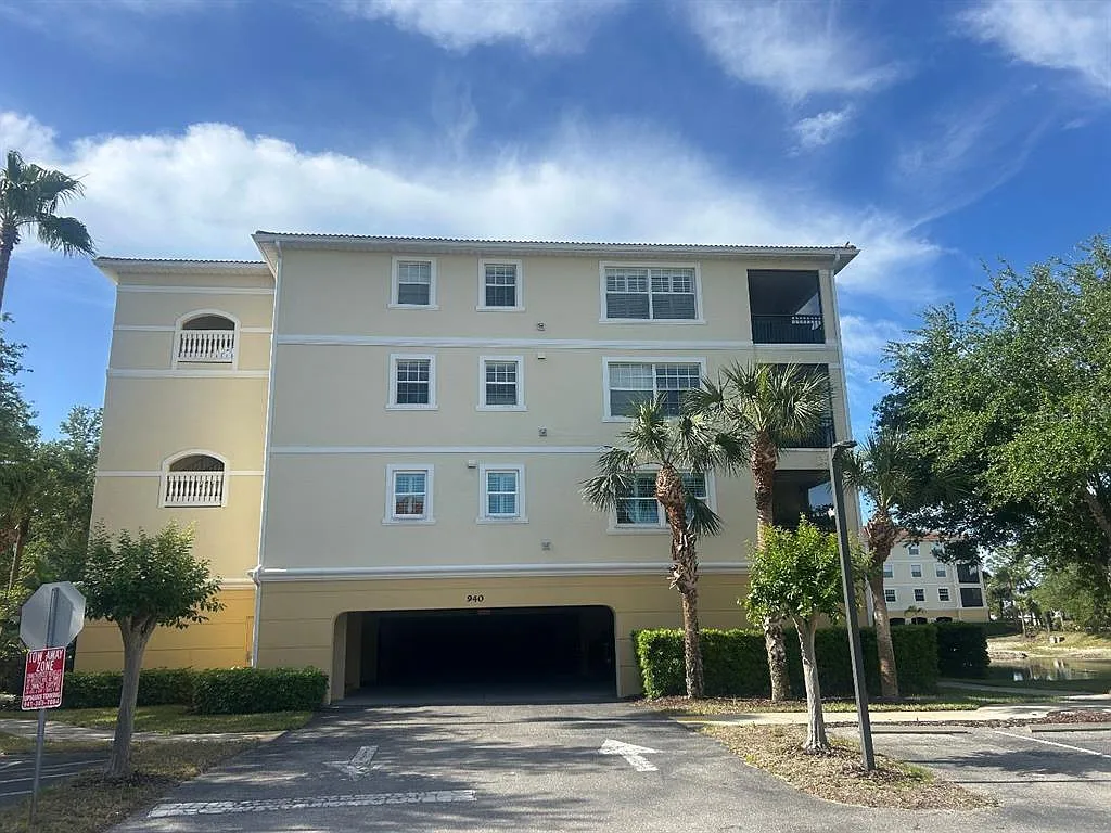 3 bed, 2.0 bath, 1467 sqft, $5,000 — Photo 1