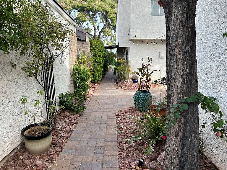 3151 Bel Air Dr — Photo 19