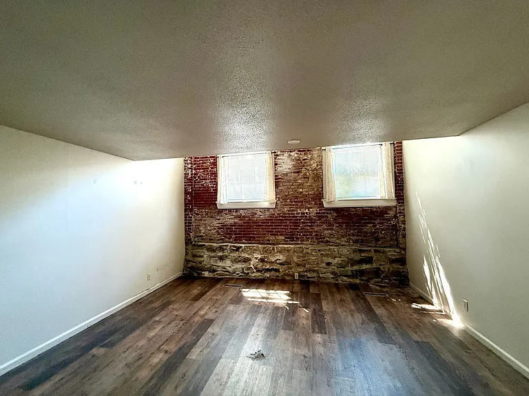 Modern Tool Square — Photo 17