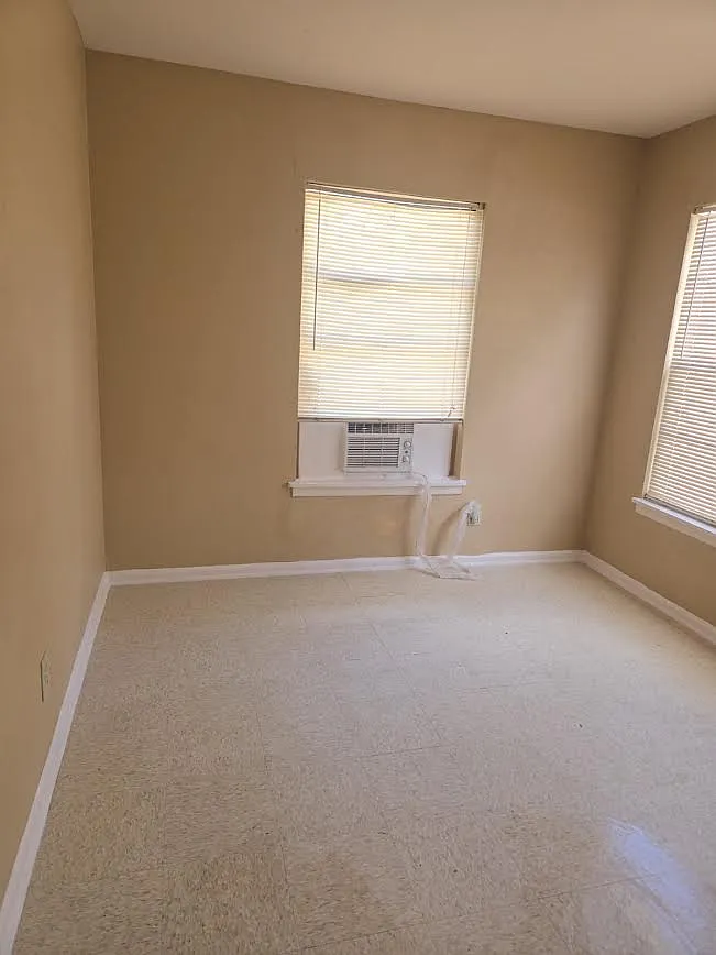 2 bed, 750 sqft, $949 — Photo 3