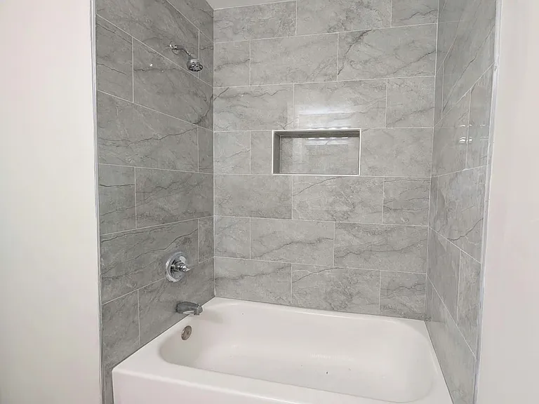 588 S Kennedy Dr — Photo 13