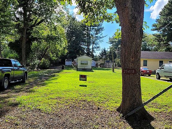 3rd image of 25481 Virginia Ave