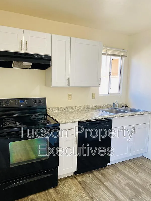 2 bed, 2.0 bath, 1400 sqft, $1,300 — Photo 4